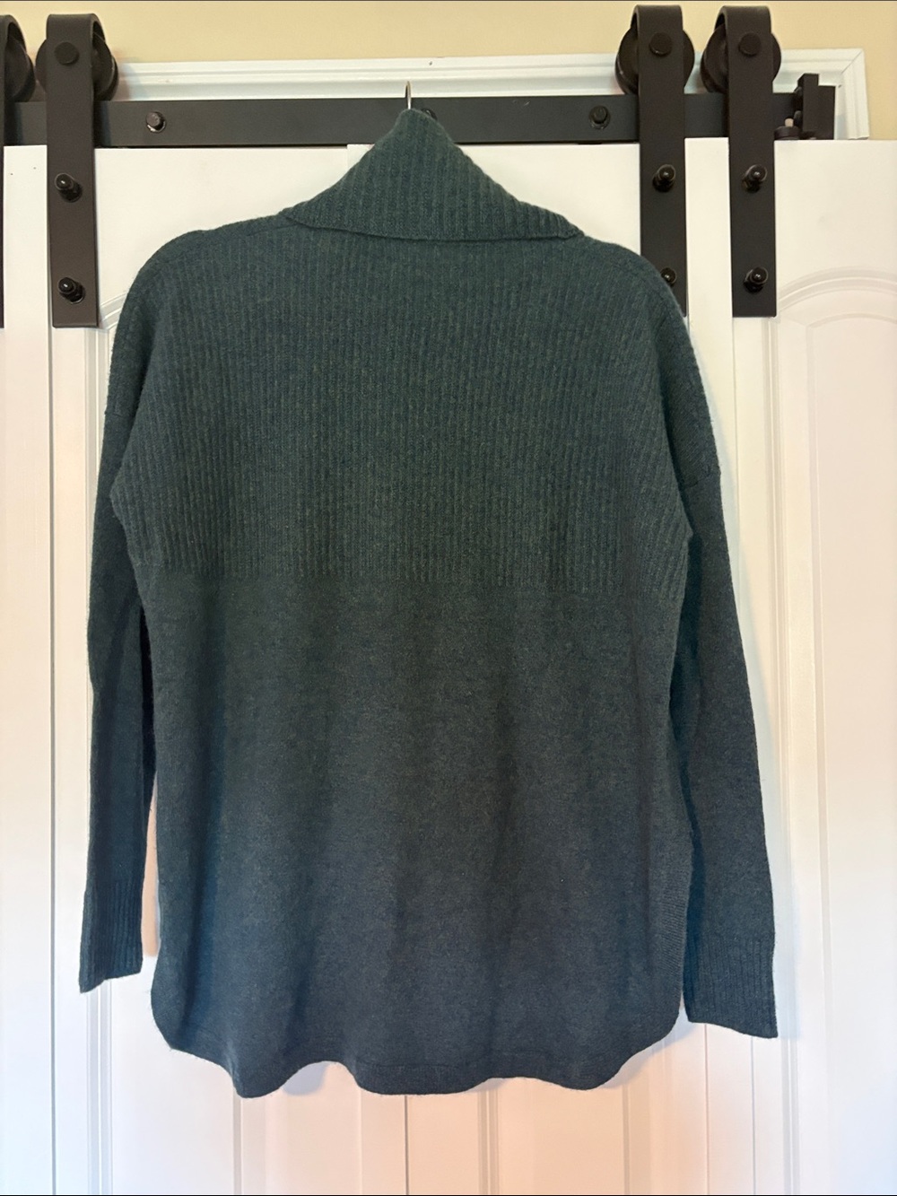 Women’s cashmere Teal Turtleneck Pullover Sweater - Picture 6 of 7